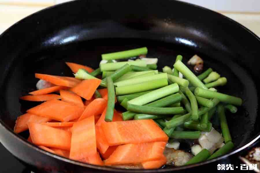 胡萝卜炒蒜苔怎么做好吃