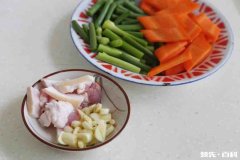 胡萝卜炒蒜苔怎么做好吃