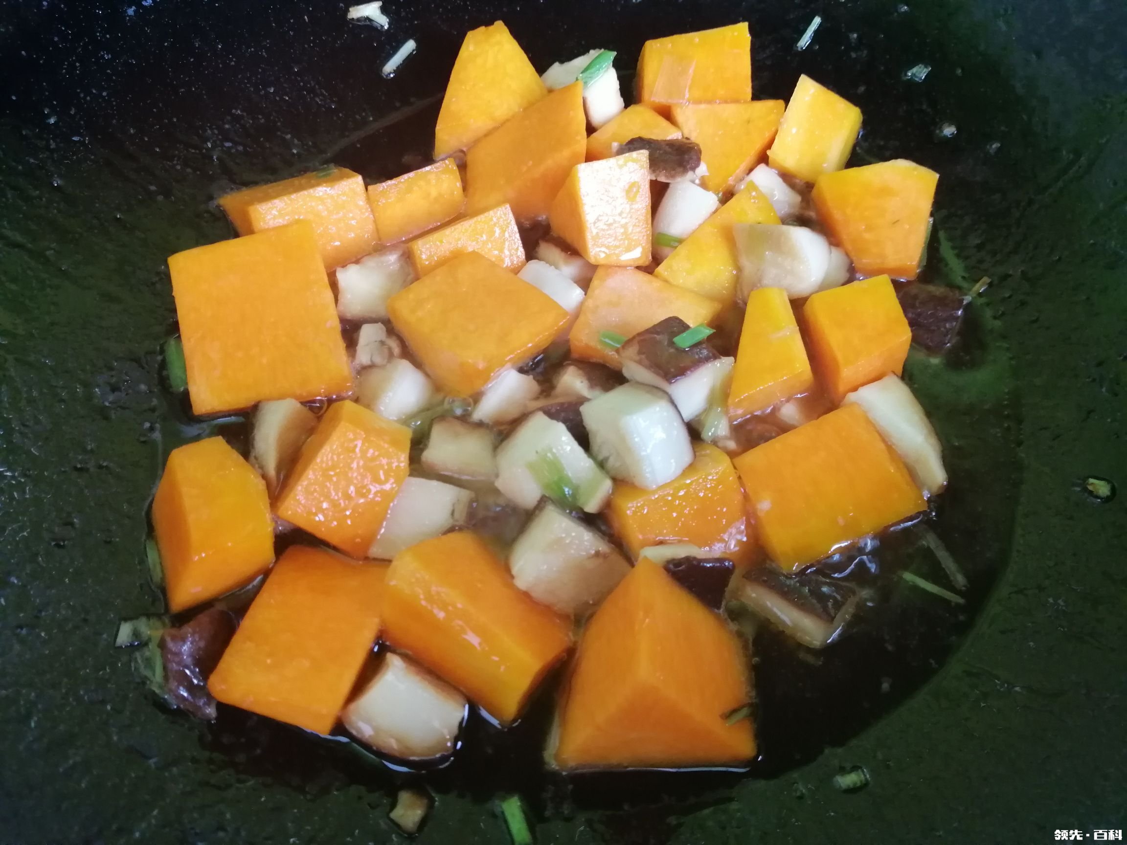 南瓜香菇焖饭怎么做好吃